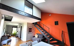 Le Loft De Genas - L'Atelier Et La Villa